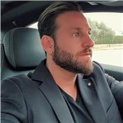 Licenciado en administración de empresas, MBA ( doble titulación) y Máster de profesorado de Secundaria especialista ECT